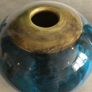 Round vase in aqua with gold top rim